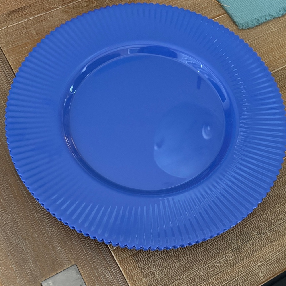 The Spring Shop Blue Decorative Plate/charger 4pcs